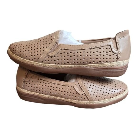 Clarks Elaina Ruby Loafers Leather Uppers Warm Beige 7.5 Wide Contemporary Work - Picture 9 of 14